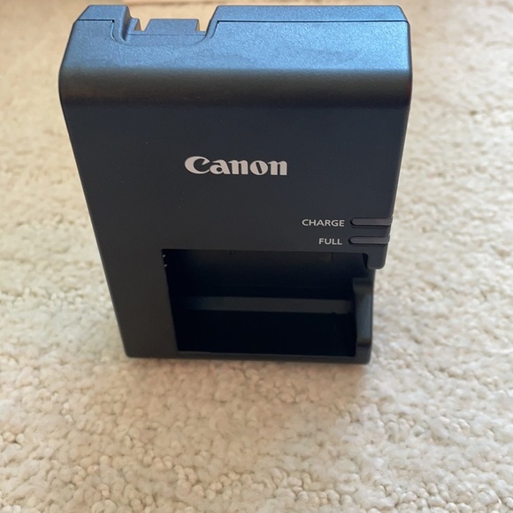 ✨Host Pick✨ Canon EOS Rebel T3 1100D Digital Camera - Picture 5 of 7